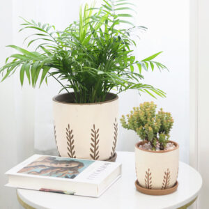 Clay White Vertical Leaf Pattern Pot