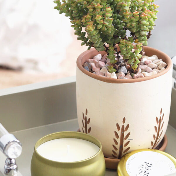 Clay White Vertical Leaf Pattern Pot - Image 4